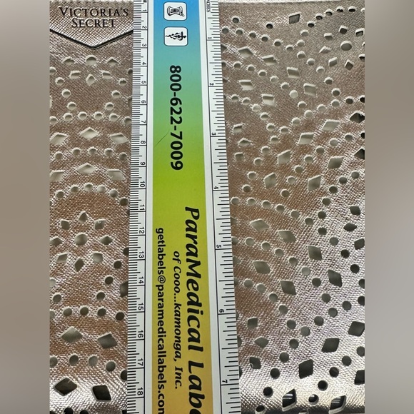 NWT Victoria’s Secret Rose Gold Laser Cut Wristlet Pouch Clutch Bag - Picture 10 of 12